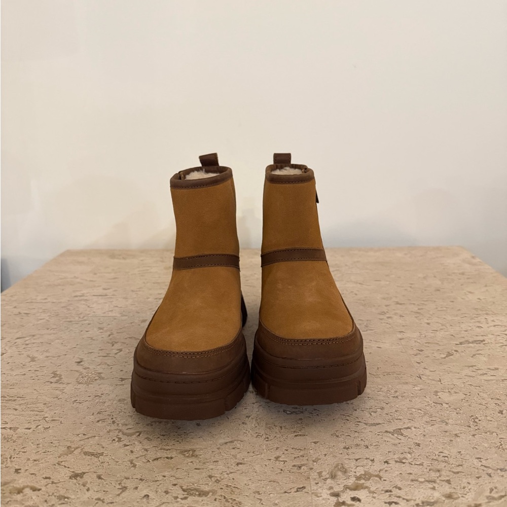 UGG® Ashton Zip - Picture 10 of 14